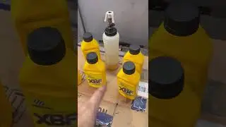Spurgo olio freni con olio dot4 racing importante per chi corre in pista ,miglior temperature