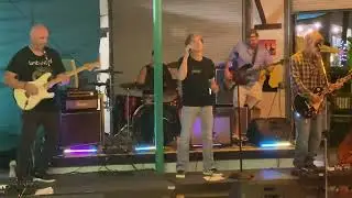 Breaking the Girl at the Jollimons