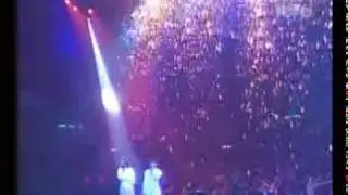News of Double V in Jay Chou's The One Concert in HK (2002)