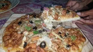 Pizza in microwave oven and in pressure cooker|| chicken Tikka Pizza || Pizza bake in pressurecooker