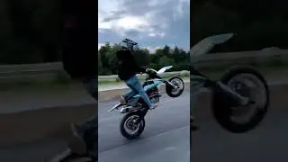 wheelie on road 👆#stuntriders