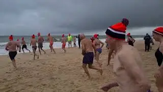 Nieuwjaarsduik, Monte Gordo Beach, Portugal, 1 januari 2026