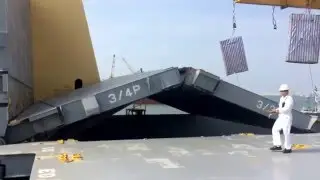 Vessel hatch cover open