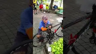 Lumpini cycling club change to carbon saddle.