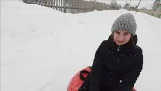 Поездка на дачу, катаемся на плюшке:)