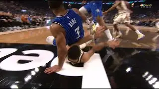 Desmond Bane blocks Steph Curry and then hits him with a lot of body contact - no foul call