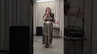 Валентина Исаева, лидер  ГОЛЬЯНУШЕК, поет в ЦМД  Гольяново