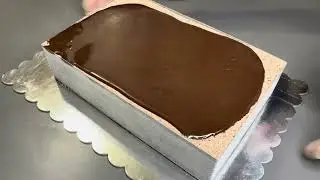 ألمع صوص الشوكولاتة لتغطية وجه الحلوى، بدون كريمة، بدون جيلاتين، ب3 مكونات بسيطة جدا ومذاق رااائع 