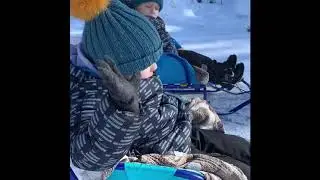 Зима снежки солила