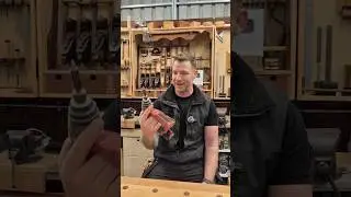 Ещё один инструмент, который я использую каждый день как электрик. Отвертка для установки Milwauk...