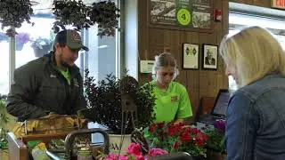Work With Us at Earl May Garden Centers