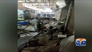 Karachi, Naley par bani Jubilee Market Dhans gai...!!