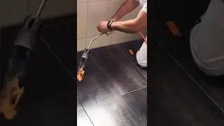 Comment enlever du carrelage  avec un chalumeau ?