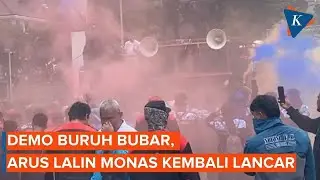 Demo Buruh Ditutup dengan Nyalakan Flare, Arus Lalin di Kawasan Monas Lancar Lagi
