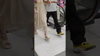Cakes walkover crush at  escalator #crush #shoes