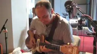 Smokey Hormel Performs on Soundcheck