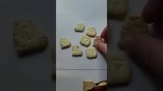 REVIEW: Jurassic World Dino Crackers!
