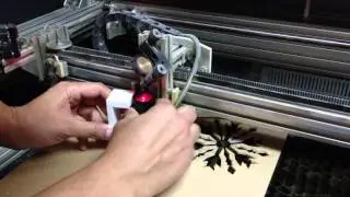 How to use the Lasersaur focus tool