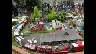 Best holiday activity in Maryland, Washington DC, Virginia -holiday mini-train in Brookside Gardens