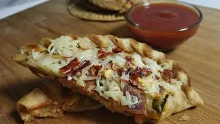 Veg Calzone Recipe / Paneer Calzone Pockets
