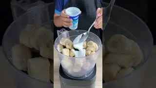 Banana with natural yogurt, a simple and healthy combination!