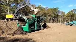 Roto-Screen 454 on Topsoil