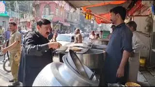 Shaikh Rasheed Having Breakfast | Rawalpindi Street Food
