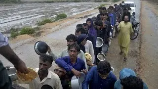 More than 175,000 people evacuate as Cyclone Biparjoy makes landfall in India