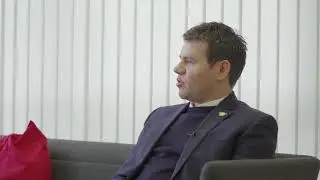 Ross Wilson chats to Back Onside
