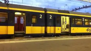 De Intercity trein ICRm te Venlo Station op 27 november 2012