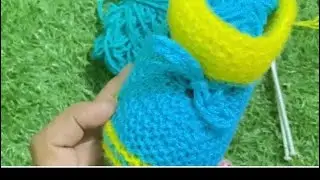 AASAN TRIKE SE BNAYE BABY JUTTI/BABY BOOTIES /SOCKS JURAB TWO COLOUR MAIN # 927 