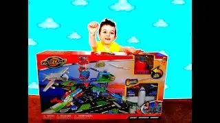 Special Fast Lane Multi Level Airport White officer Cop  Playset with Faster Toys