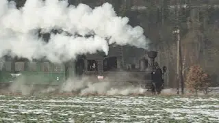 Parn&iacute; lokomotiva JHMD U37.002 v čele neveřejn&eacute;ho vlaku Jindřichův Hradec  - Nov&aacute; Bystřice