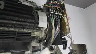 مفاجأة عند تنظيف الوحدة الداخلية لتكيف شارب