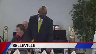 Elliott Davis receives media award