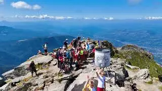 Lacul Iezer si Varful Pietrosu din Muntii Rodnei