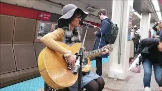 Nina Surreal performs Agenda #chicago #WCTA #WCTAchicagoundergroundsound #cta #busker #subway