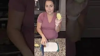 STOP using a knife to remove avocado pits 🥑