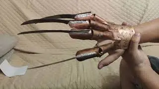 Freddy Kruegers glove