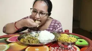 Eating rice with machher tel diye chochori, badhakopir ghonto, koi machher jhol