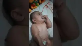 Ayaw pasuot ng damit laro pa ang cutie baby