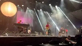 Dominic fike &ldquo;vampire&rdquo; live