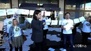 Ivan Vilibor Sinčić i Živi zid ispred Fine izveli performans 