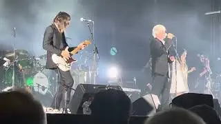 Tim Finn - She Got Body She Got Soul (Split Enz song) Live @ The Palais Theatre, St Kilda - 02/08/25