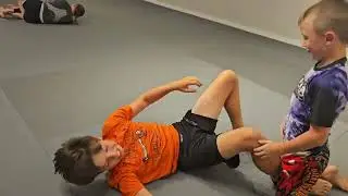Gavin vs Sawyer pass the knee or get closed guard game