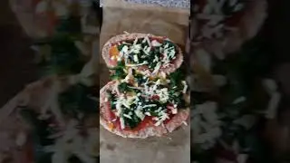 #recipeinspo: #pitta #pizzas!  #recipeidea #pizzaidea #pittapizza #eggpizza #egg #pizzainspo #shorts