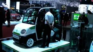 Girls, boys and cars. The Geneva auto salon 2013
