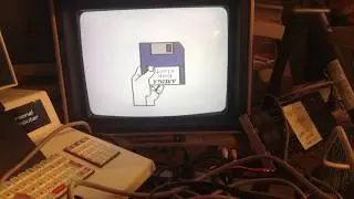 Commodore - Episode 385 - How To Copy A Disk With An Amiga 1000 & External Disk Drive - Dave Bradley