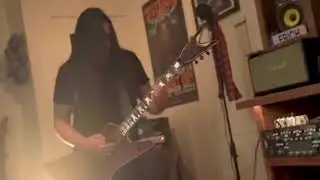 Testament's Eric Peterson shows off his new blood red Dean Z (2020)