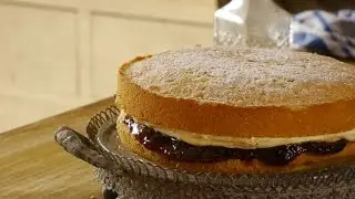 Victoria Sponge (Rodda's Clotted Cream) (Video Content Production)